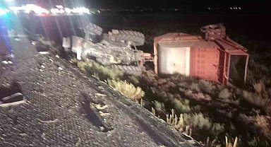 Tır traktöre bağlı tarım makinesine çarptı: 1 yaralı