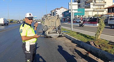 Tırla çarpışan araç havada takla atıp ters döndü, sürücü hafif yaralandı
