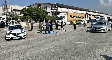 Tırla çarpışan motosikletin kadın sürücüsü kazada öldü