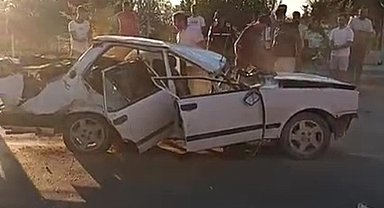 Tofaş hurdaya döndü: 2 yaralı