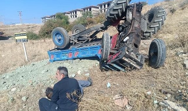 Tokat'ta traktör devrildi: 2 yaralı