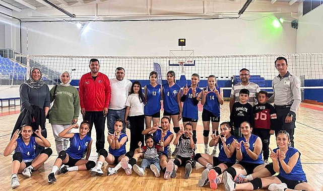 Tomarzalı Belediyespor Kız Voleybol Takımı galibiyete doymuyor