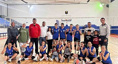 Tomarzalı Belediyespor Kız Voleybol Takımı galibiyete doymuyor