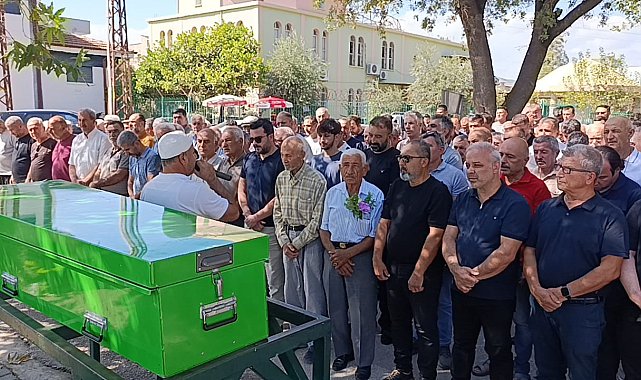 Trafik kazasında hayatını kaybeden doktor memleketi Kozan'da son yolculuğuna uğurlandı