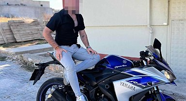 Tüfekle oynarken kazara kendini vurdu