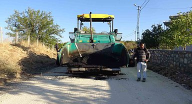 Tunceli İl Özel İdaresi sıcak asfalt üretti: İlk serimi Vali Aygöl yaptı