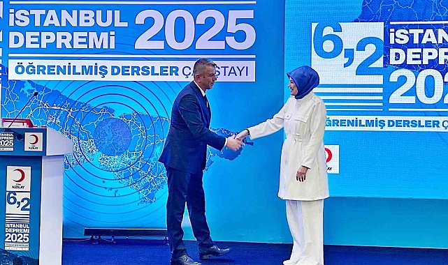 Türk Kızılay Manisa İl Başkanı Gürsel'e teşekkür belgesi