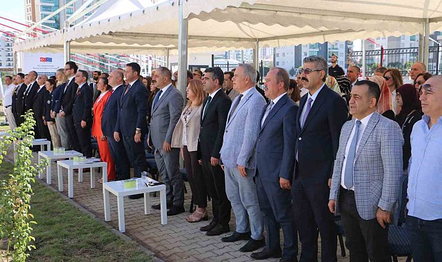 Türkiye geneli yapımı tamamlanan 97 okulun açılış töreni Diyarbakır'da gerçekleştirildi