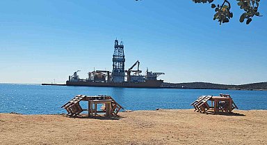 Türkiye'nin 228 metrelik denizdeki yeni gücü: 'West Draco' limana yanaştı