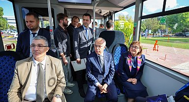 Türkiye'nin ilk 18 metrelik elektrikli otobüsü Gaziantep'te tanıtıldı