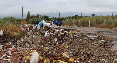 Umurlu'da çöp sorunu
