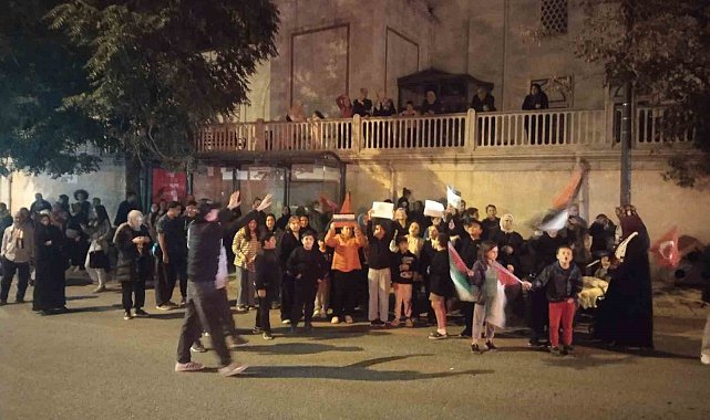 Üsküdar'da McDonald's şubesi açılmasını istemeyen mahalleliden protesto
