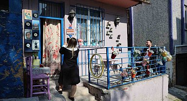 Üsküdar'daki "90'lar Evi' ziyaretçilerini zamanda yolculuğa çıkarıyor