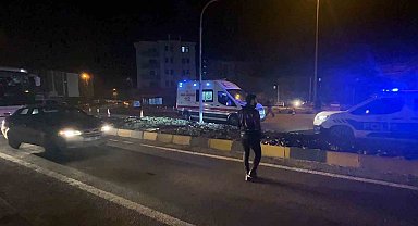 Uygulama yapan polise, araç çarptı