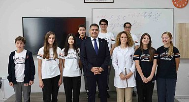 Vali Aslan öğrencilerle okullarda buluşuyor