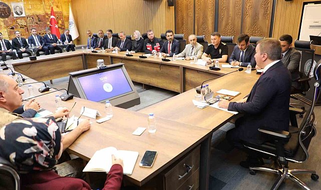 Vali Aydoğdu, birim amirleriyle toplantı yaptı