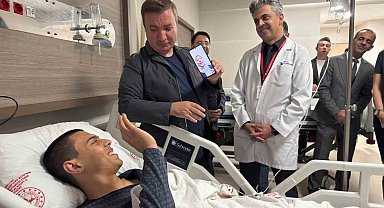 Vali Aydoğdu, hastanede tedavi gören üniversite öğrencisini yalnız bırakmadı