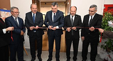 Vali Çiftçi, Müzehhip Sadrettin Er'in kişisel sergisini gezdi