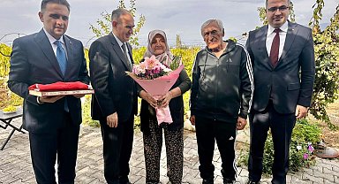 Vali Özkan ve beraberindekilerden şehit ailesine anlamlı ziyaret