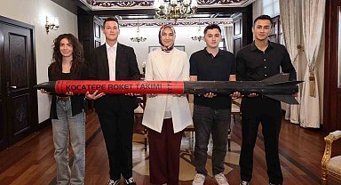 Valiyi ziyarete roketle geldiler