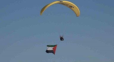 Van Gölü semalarında Filistin bayrağı açtılar