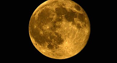 Van Gölü üzerinde dolunay görsel şölen sundu