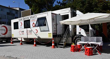 Vezirköprü'de Kızılay'a kan bağışı