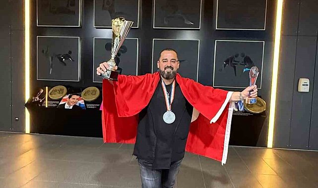 Yahya Gözmek, kuaförlük yarışmasında dünya ikincisi oldu