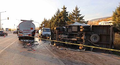 Yakıt tankerine çarpan kamyonetin sürücüsü hayatını kaybetti