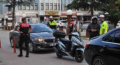 Yalvaç'ta huzur ve güven denetiminde çok sayıda araca ceza kesildi