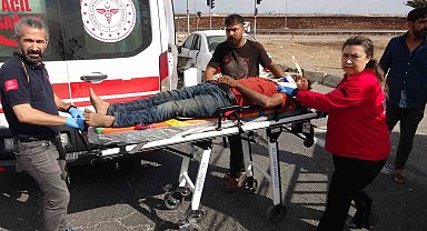 Yaralı taşıyan otomobille kamyonet çarpıştı: 3 yaralı