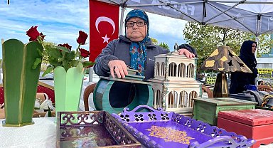 Yaşlılar Günü'nde el emeği ürünler sergilendi