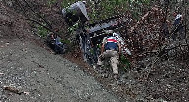 Yaylada uçuruma yuvarlanan kepçenin operatörü hayatını kaybetti