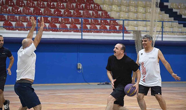 Yeni tesiste ilk maç Başkan Kotan'dan