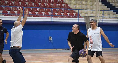 Yeni tesiste ilk maç Başkan Kotan'dan