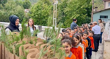 Yeşil vatan için her öğrenciye bir fidan