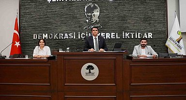 Yılmaz, yardımcılarını açıkladı