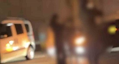 Yol kapatarak eğlenen 4 sürücüye cezai işlem