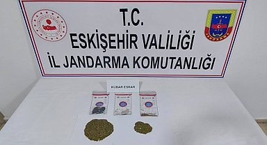 Yol kontrolünde durdurulan araçta uyuşturucu madde ele geçirildi