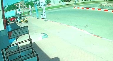 Yolun karşısına geçen yaya, çöp kamyonunu altında kaldı