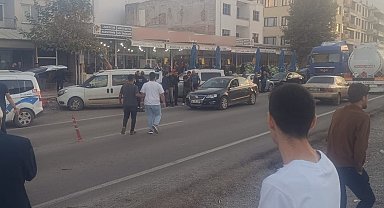 Yolun karşısına geçmeye çalışan yaşlı kadına tanker çarptı