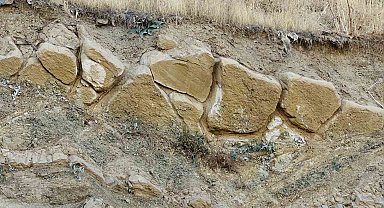 Yüksekova'da gizemli buluntu heyecanı: Esnaf tarihçilere çağrı yaptı