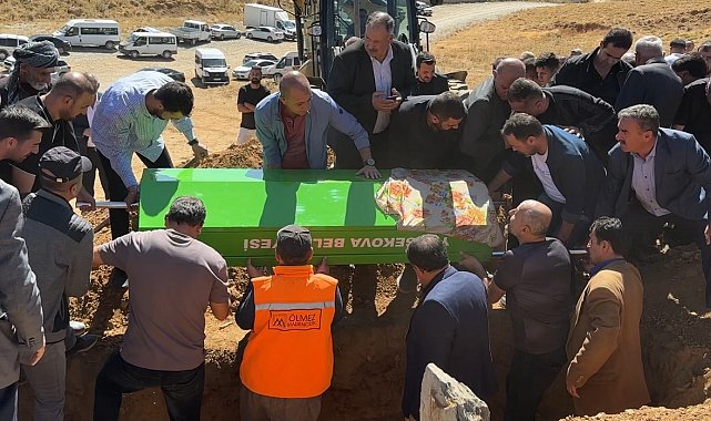 Yüksekova'yı yasa boğan acı: 15 yaşındaki Arnisa Bozkurt gözyaşları arasında toprağa verildi