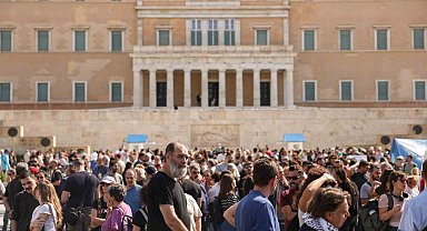 Yunanistan'da 24 saatlik genel grev: Kamu hizmetleri durdu