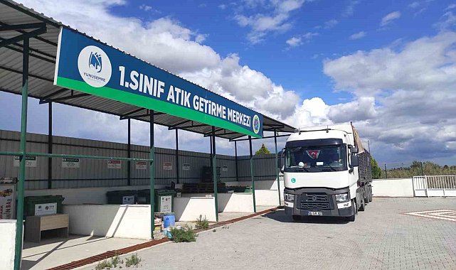 Yunusemre'de 3 bin 200 kilogram ilaç toprağı zehirlemeden imha edildi