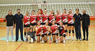 Yunusemre'nin sultanlarından yeni sezonun ilk galibiyeti