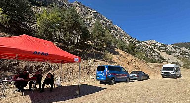 Yürüyüş için çıktığı dağda kayboldu, 3 gündür aranan yaşlı adamı çoban buldu