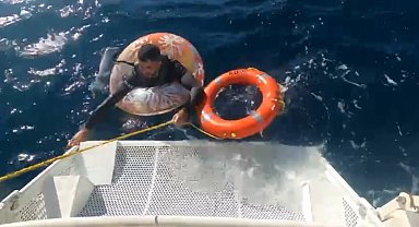 Yüzerek Yunanistan'a geçmeye çalışan düzensiz göçmen yakalandı