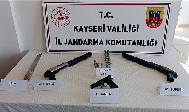 Zahir tacirleri jandarmadan kaçamadı