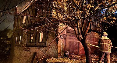150 yıllık tarihi konakta çıkan yangın söndürüldü